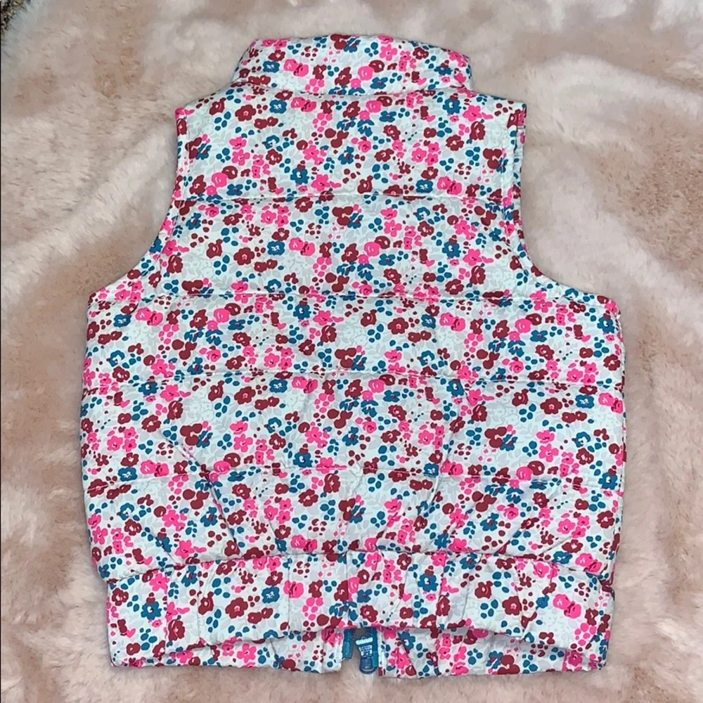 5 for $25🎈 NWOT baby girls oshkosh vest
